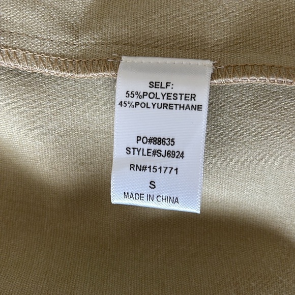 Pleather shacket- a bit oversized, perfect color for any season - Picture 4 of 5